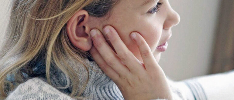 Почему болит ушная раковина