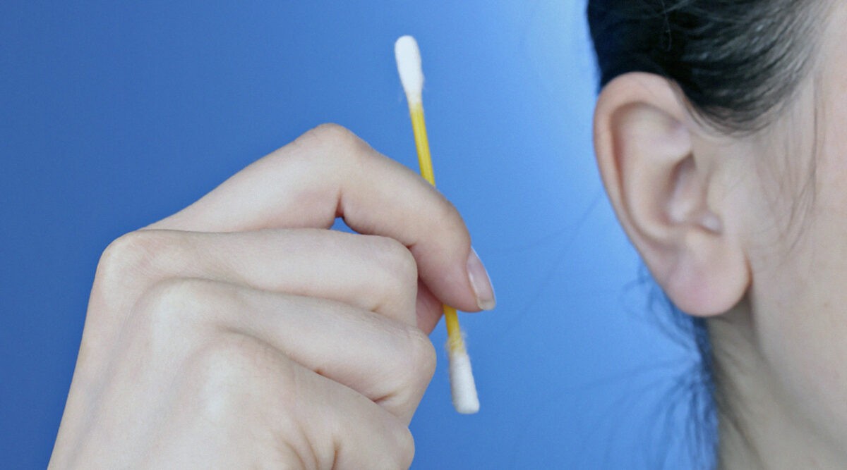 Как часто и как правильно чистить уши в домашних условиях