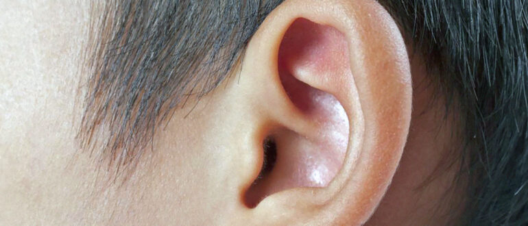 Причины появления крови из уха
