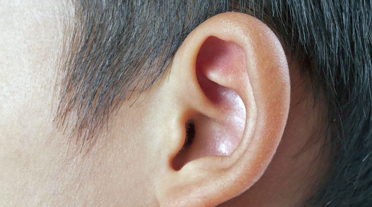 Причины появления крови из уха