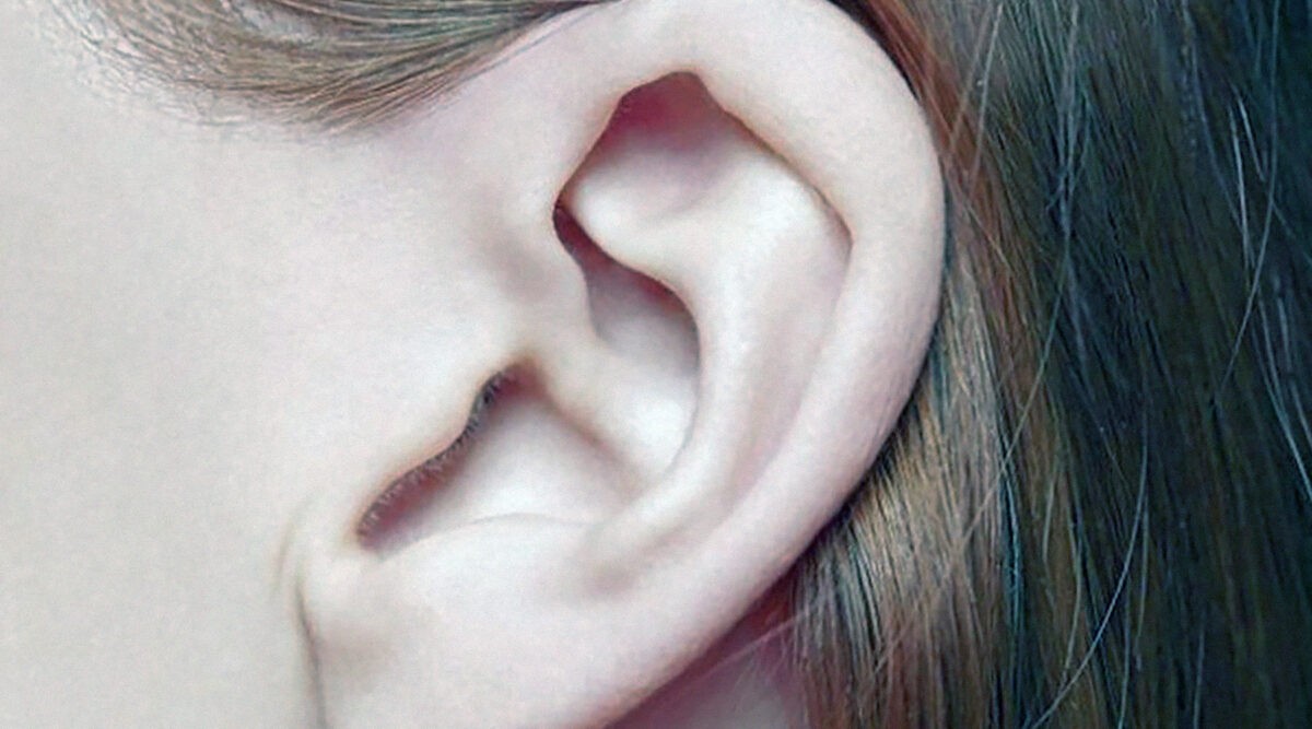 Повязка на ухо